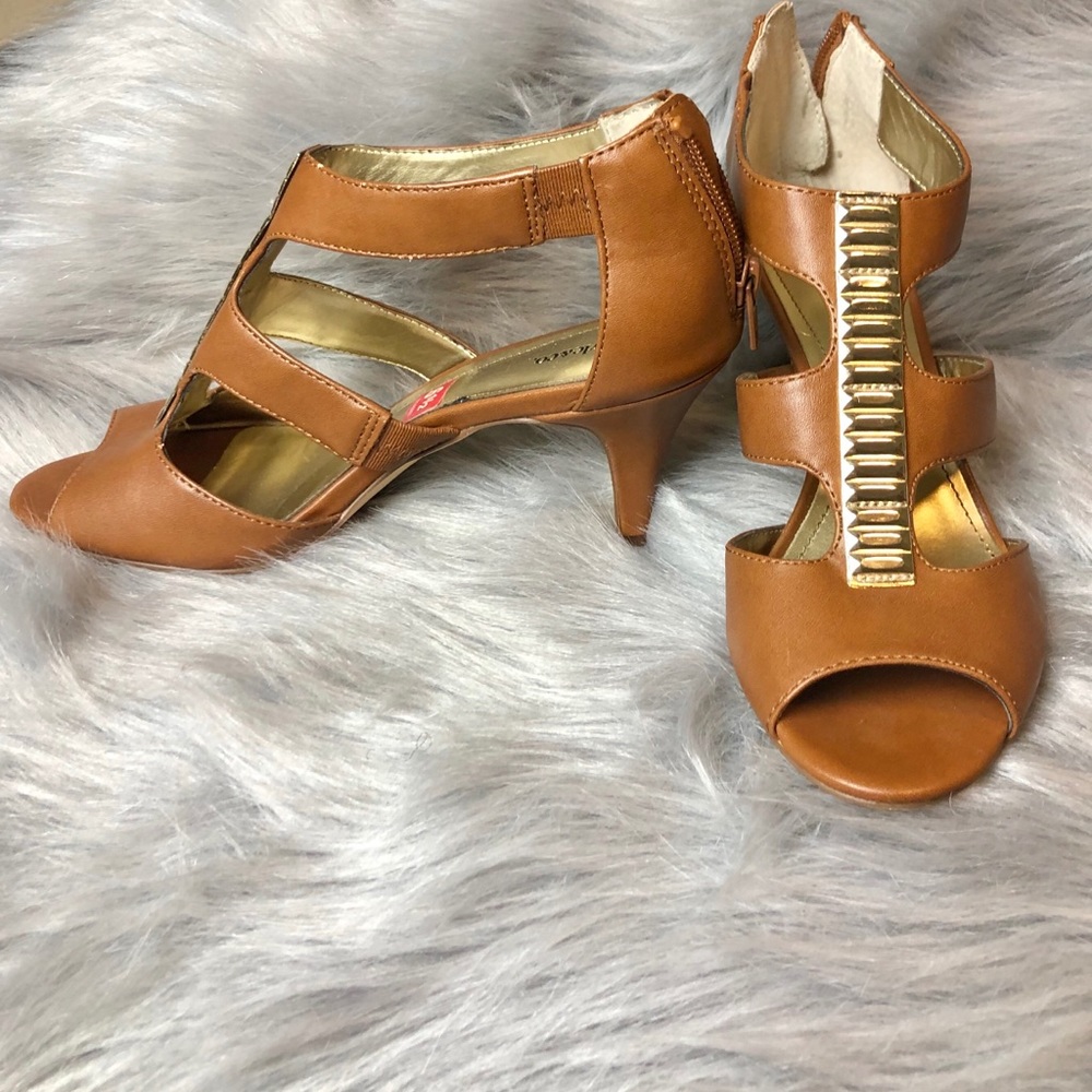Style & co size 6 1/2 tan brown sandals heels